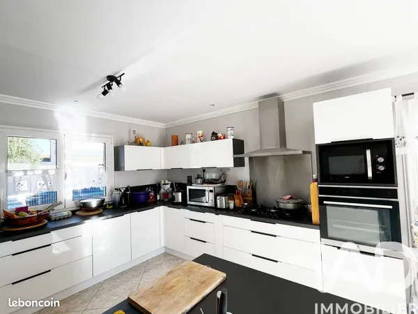 Maison 8 pièces 257 m² 