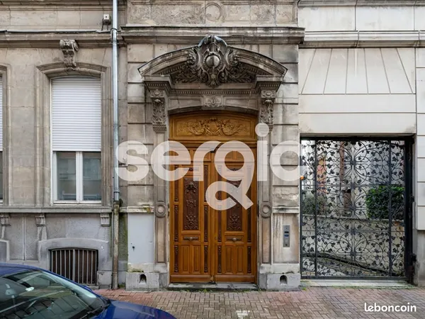 Studio 1 pièce 30 m² 