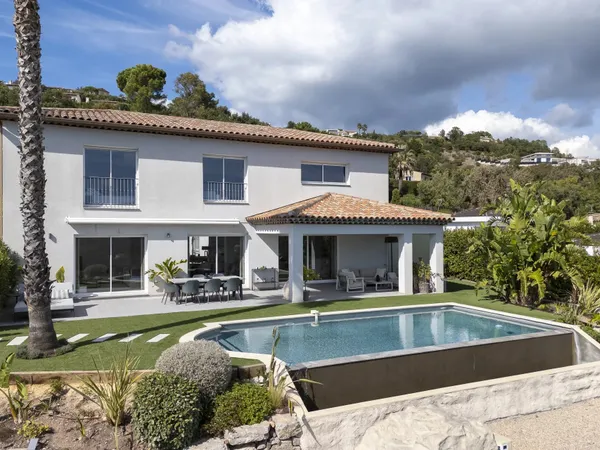 Maison 4 pièces 237 m² 
