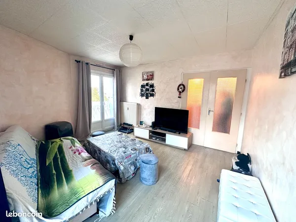 Beau T2 de 48 m² - Dernier étage avec ascenseur et cave 