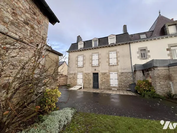 Maison 10 pièces 225 m² 