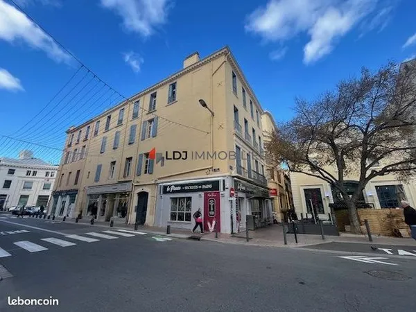 Bureaux 71 m² 