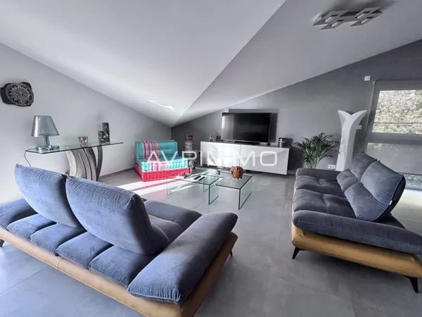 Appartement 3 pièces 107 m² 