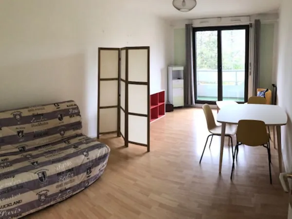 FERNEY - STUDIO MEUBLE 599 € 