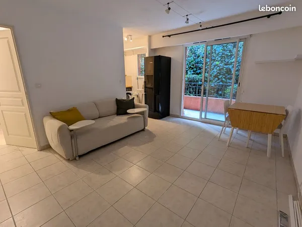 Location appartement Mougins le Haut T2 