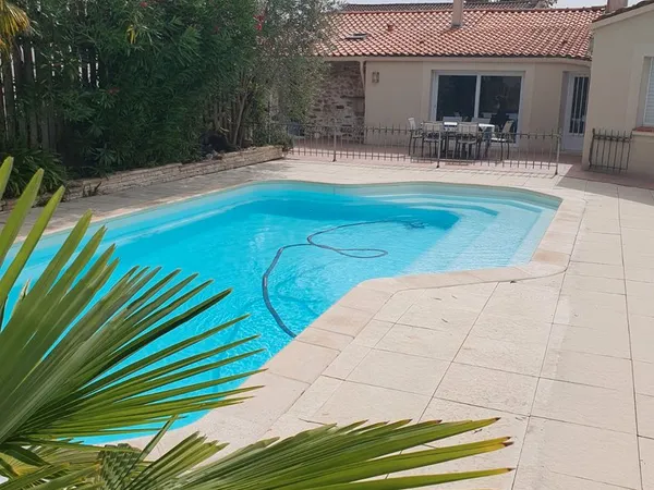 Maison cachet - 5 chambres - piscine - centre ville 