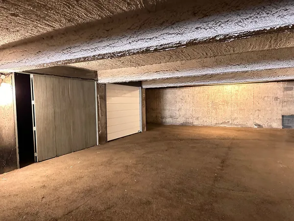 RARE A SAINT-BRIEUC - GARAGE FERMÉ ET SÉCURISÉE 