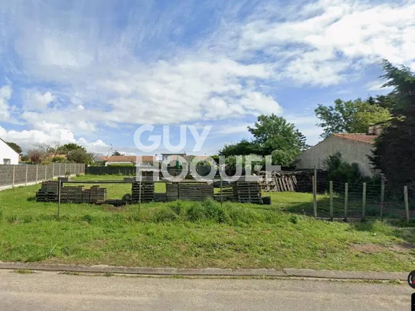 Terrain 820 m² 