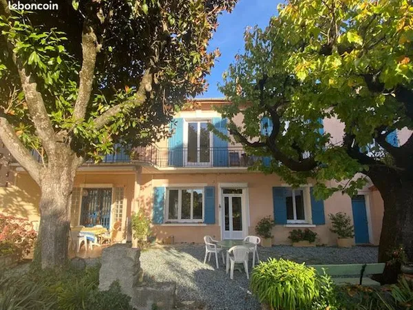 Maison 8 pièces 205 m² 