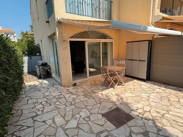 Appartement T2 meublé (proche port) 
