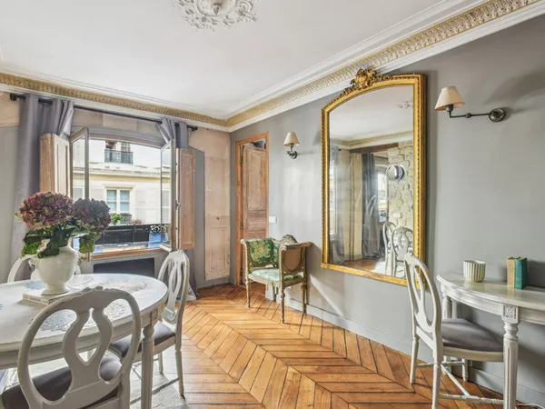 Vends appartement 64m² Paris 7ème - Carrefour Croix Rouge - 2 chambres 