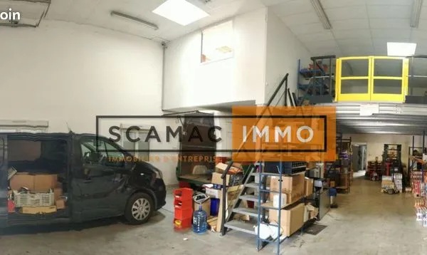 Local d'activité 211 m² 
