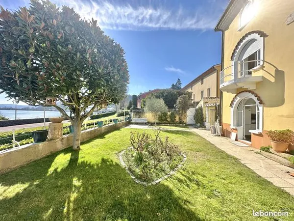 Maison 7 pièces 300 m² 