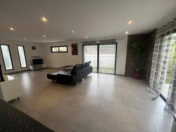 Maison de plain-pied 4 pièces 122 m² 