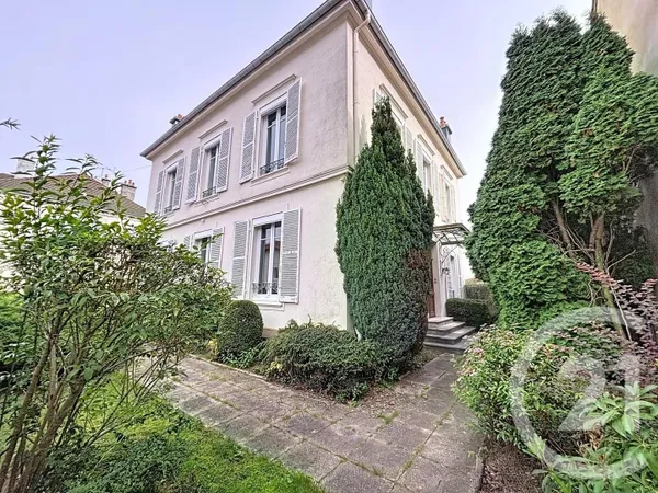 Maison 7 pièces 273 m² 