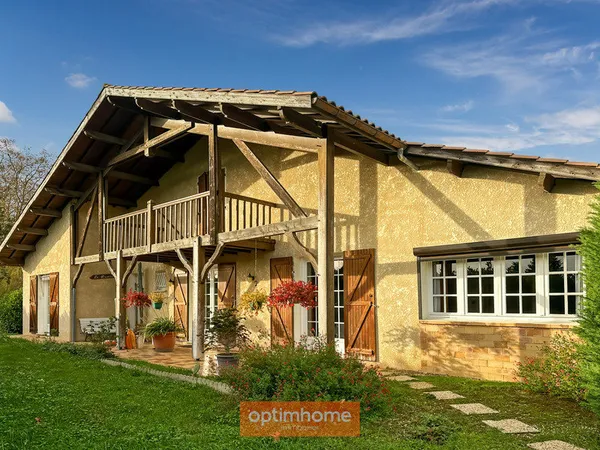 VILLA DE TYPE LANDAISE DE PLAIN-PIED 157 M2 Habitables , JARDIN AVEC FORAGE 