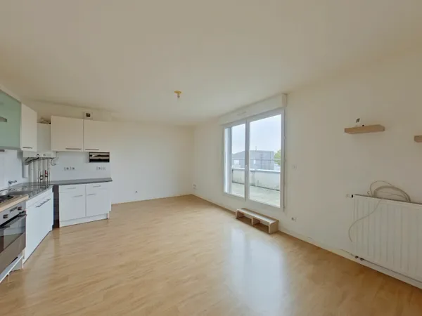 Tours Nord - Chambrerie / Appartement T2 avec deux terrasses et une place de stationnement. 