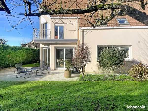 Maison 8 pièces 165 m² 
