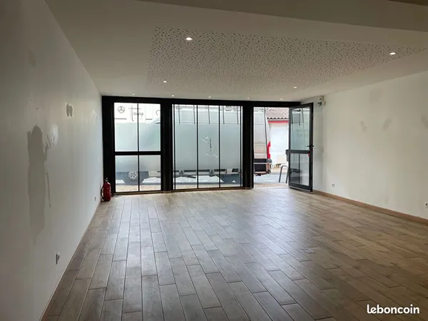 Local 87 m² LE BOUSCAT 