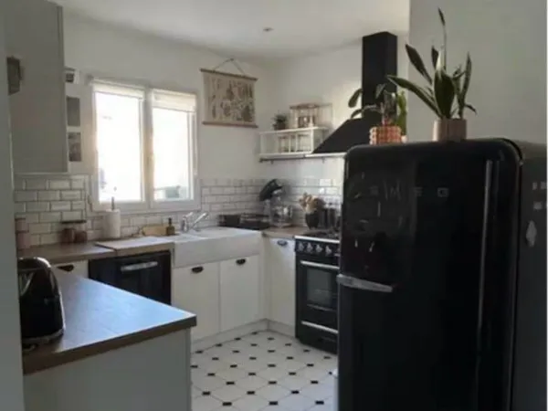 Studio meublé neuf avec terrasse et piscinette privée 
