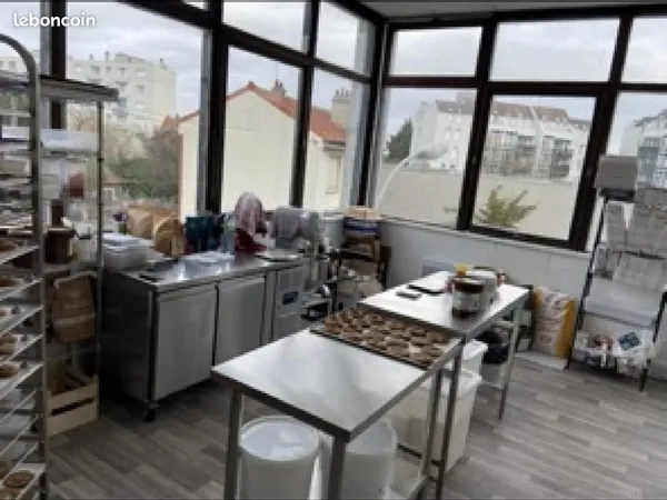 Local traiteur 30 m² 