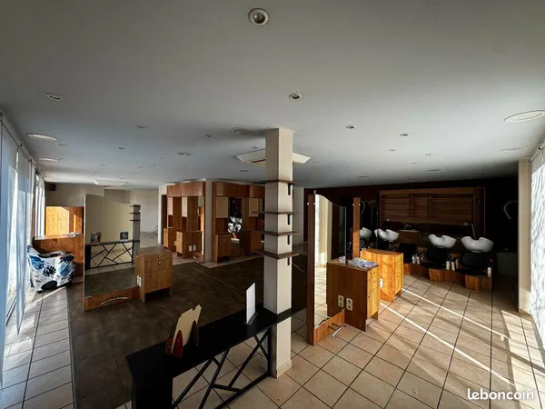 Local commercial 154 m² 