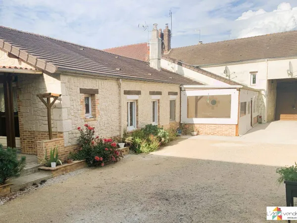 Maison 11 pièces 325 m² 