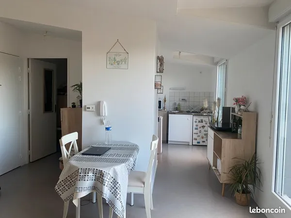 Beau T1 bis avec terrasse de 23 m² et parking - Idéalement situé à Bruz 