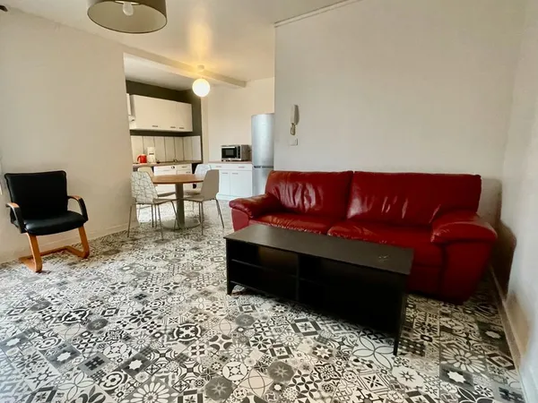Appartement 3 pièces 60m2 2 chambres entre la plage et le jardin des Plantes 1300 charges comprises 