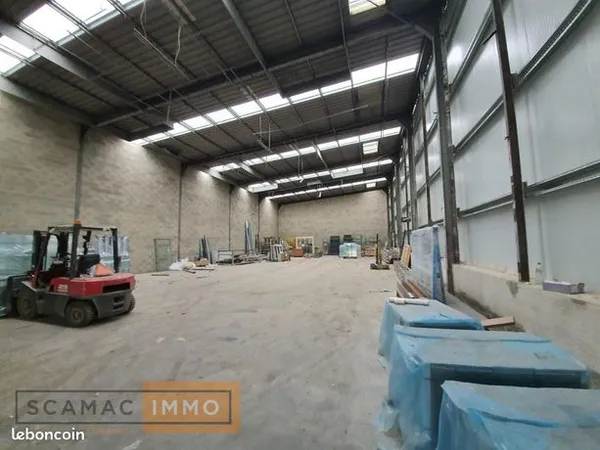 Local d'activité 400 m² 