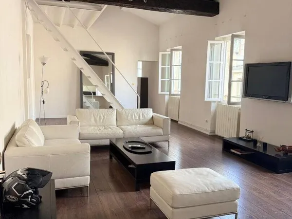 Appartement 1 pièce 72 m² 