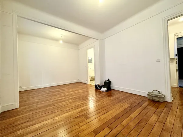Appartement studio à PARIS 15ème 