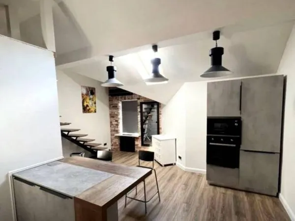 Studio 1 pièce 25 m² 