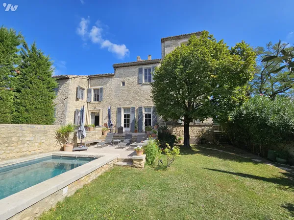 Maison 8 pièces 240 m² 