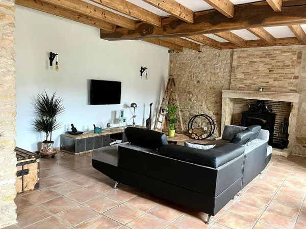 Maison 1 pièce 159 m² 