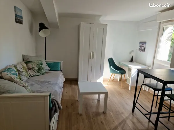 Location studio meublé bx 