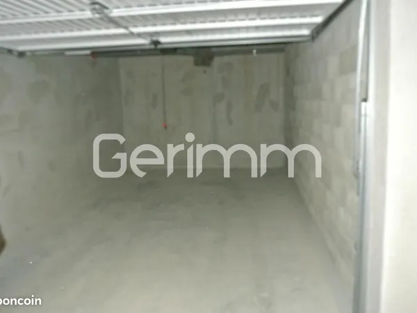 Garage/box 19 m² Echirolles 