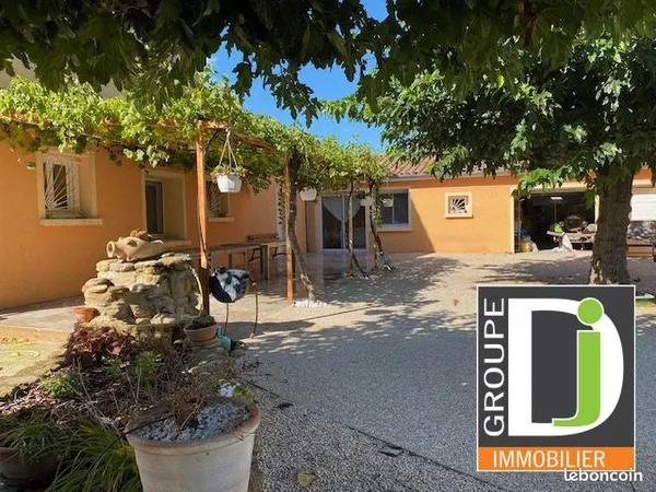 Villa 7 pièces 203 m² 