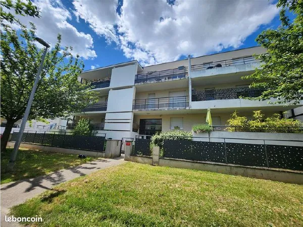 Coup de coeur 2P meublé avec balcon + parking - Proche Zénith 