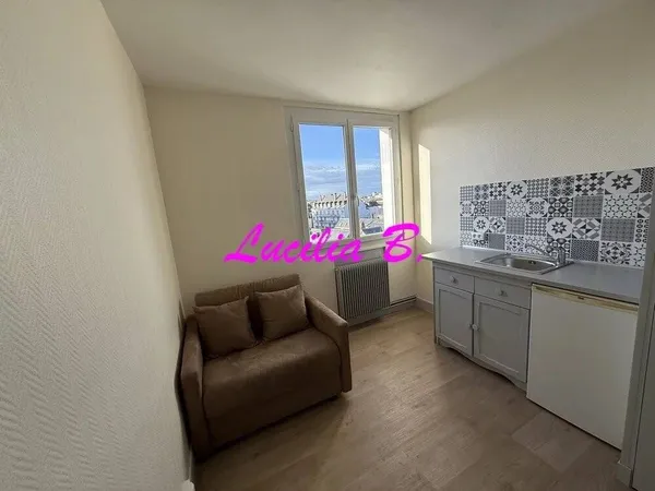 Studio 1 pièce 10 m² 