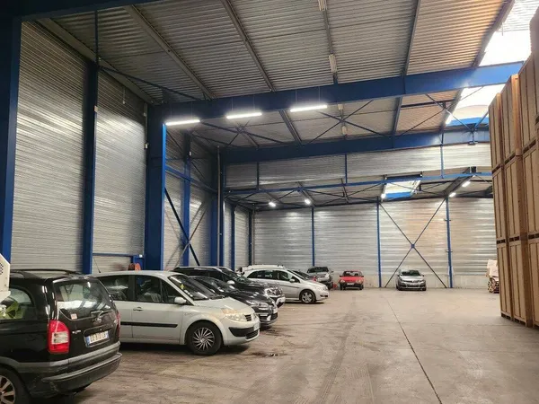 Entrepôt 1775 m² 