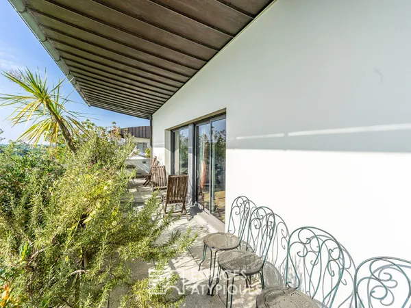 Appartement meublé de 98 m² à Carquefou avec superbe terrasse de 100 m² 