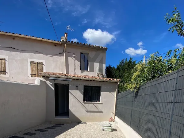 MAISON INDIVIDUELLE T2 AVEC JARDIN DANS UNE IMPASSE AU CALME 