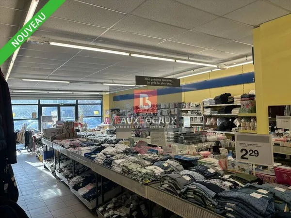 Local commercial 254 m² 