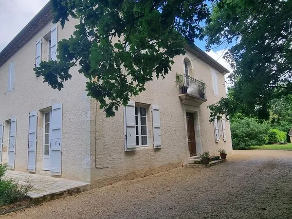 Maison 9 pièces 282 m² 