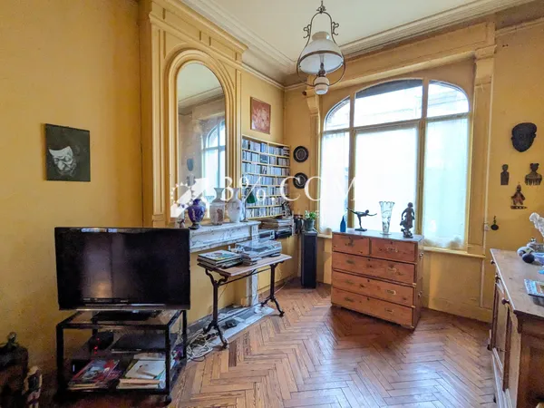 Belle maison de 160 m2 - Situation exclusive - Proximité mét 