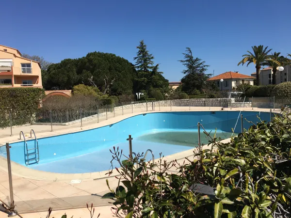 STUDIO CABINE - LOCATION A L' ANNÉE 
