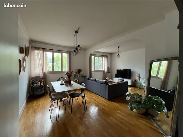 Grand T3 de 76 m2 à Part-Dieu / Bir-Hakeim 