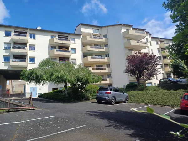 Exceptionnel, appartement avec balcon et vue sur la chaine d 