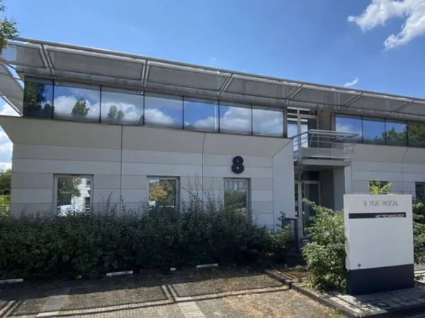 Bureaux 2 pièces 290 m² 